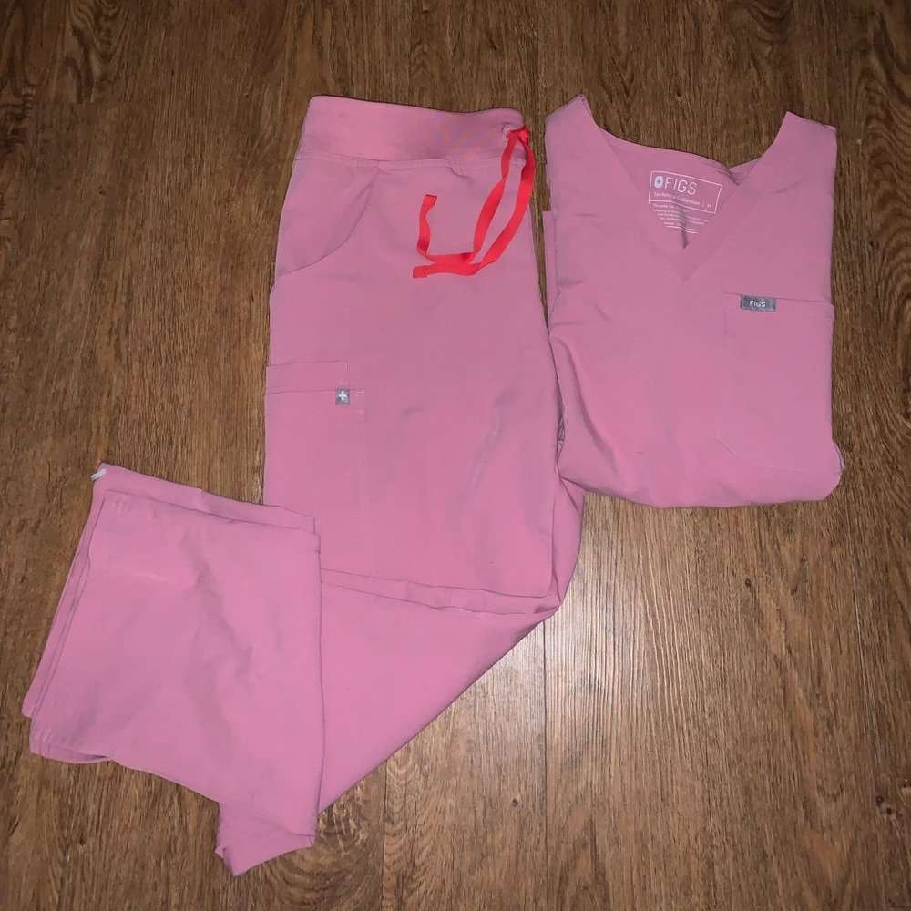 FIGS SCRUB CHALK PINK MEDIUM SET
